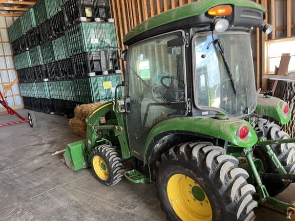 Image of John Deere 3033R equipment image 2