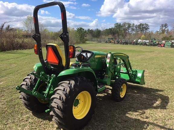 Image of John Deere 3033R equipment image 4