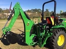 Image of John Deere 3033R equipment image 2