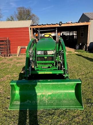 Image of John Deere 3033R equipment image 3