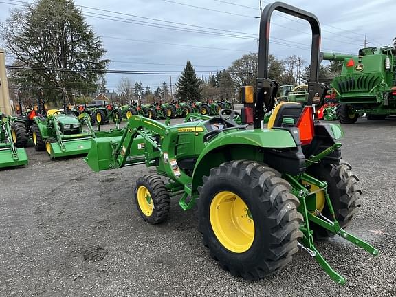 Image of John Deere 3035D equipment image 2