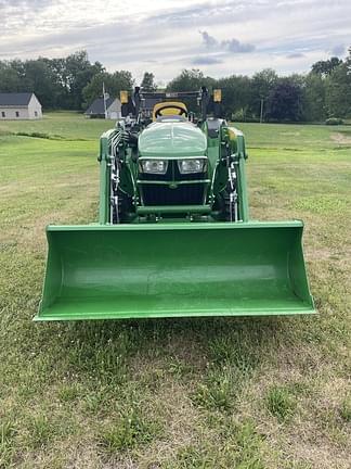 Image of John Deere 3035D equipment image 3