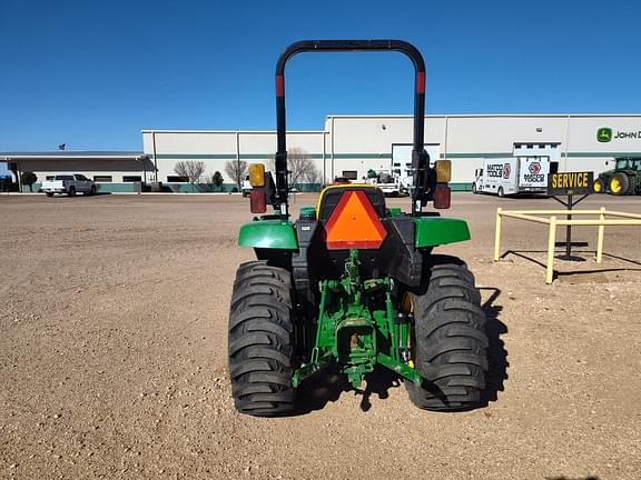 Image of John Deere 3035D equipment image 3