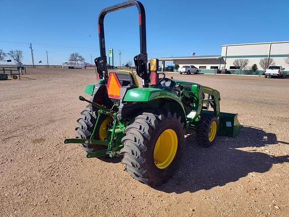 Image of John Deere 3035D equipment image 4