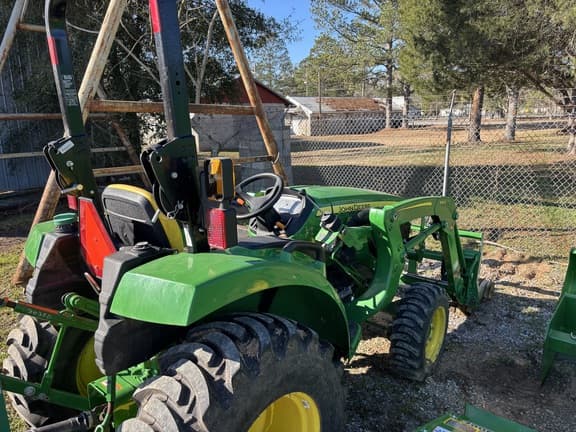 Image of John Deere 3035D equipment image 4