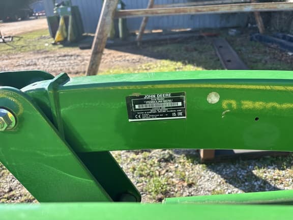 Image of John Deere 3035D equipment image 3