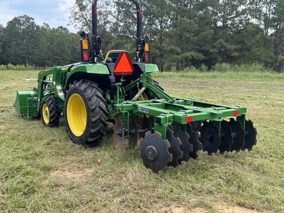 Image of John Deere 3035D equipment image 3
