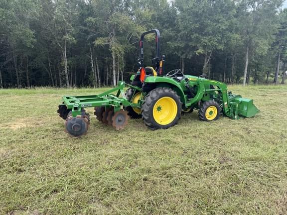 Image of John Deere 3035D equipment image 2