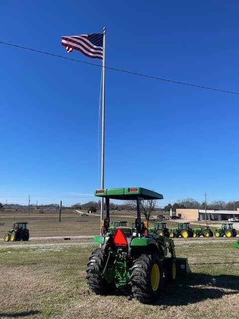 Image of John Deere 3035D Image 0