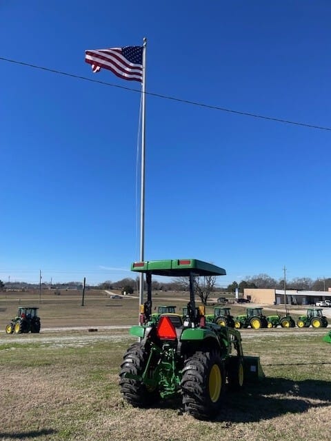 2022 John Deere 3035D Equipment Image0