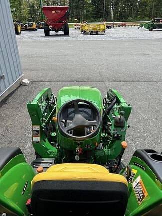 Image of John Deere 3035D equipment image 3