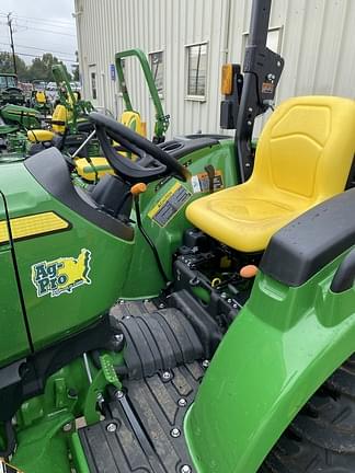 Image of John Deere 3035D equipment image 3