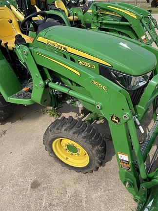 Image of John Deere 3035D equipment image 1