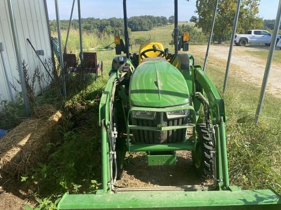 Image of John Deere 3035D equipment image 4