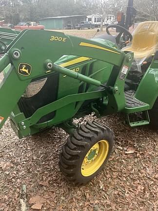 Image of John Deere 3035D equipment image 2