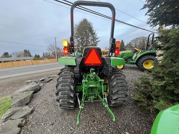 Image of John Deere 3035D equipment image 2