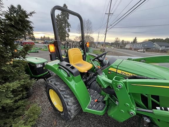 Image of John Deere 3035D equipment image 4