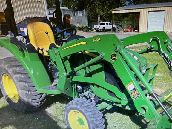 Image of John Deere 3035D equipment image 4
