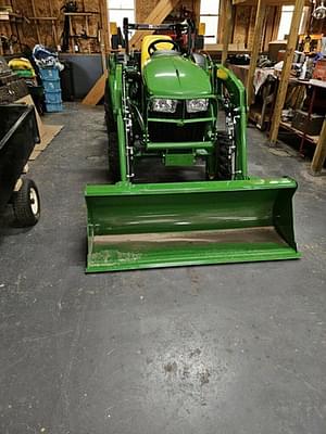 2022 John Deere 3035D Image