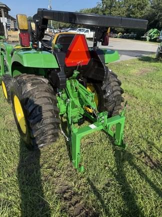 Image of John Deere 3035D equipment image 3