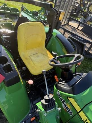 Image of John Deere 3035D equipment image 4