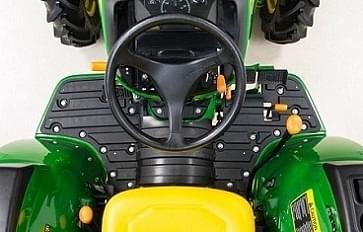 Image of John Deere 3035D equipment image 4