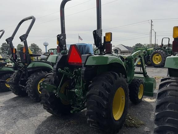 Image of John Deere 3035D equipment image 3