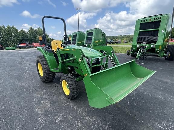 Image of John Deere 3035D equipment image 3