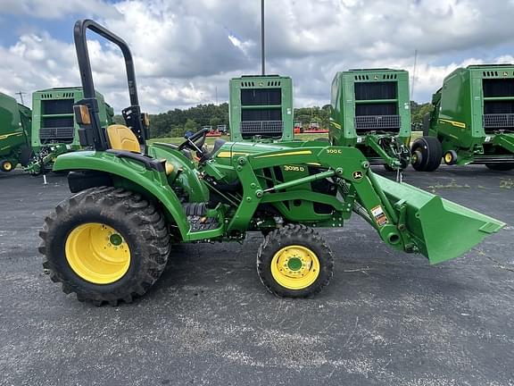 Image of John Deere 3035D equipment image 4