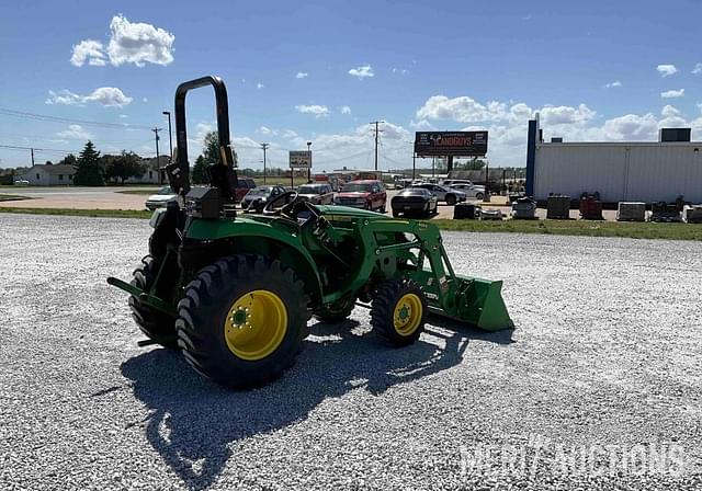 Image of John Deere 3035D equipment image 4