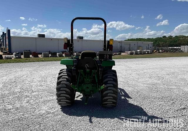 Image of John Deere 3035D equipment image 3