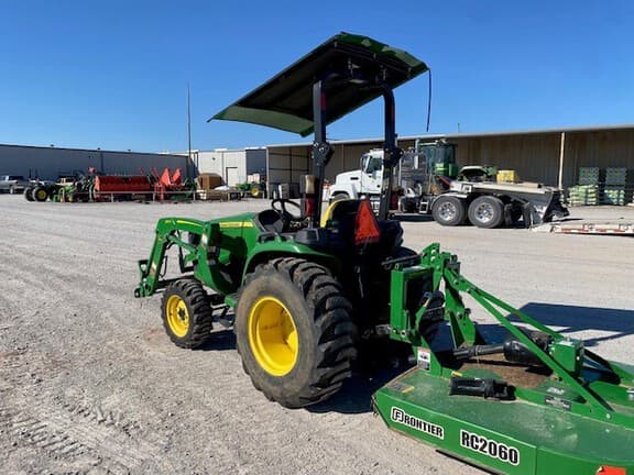 Image of John Deere 3038E equipment image 2