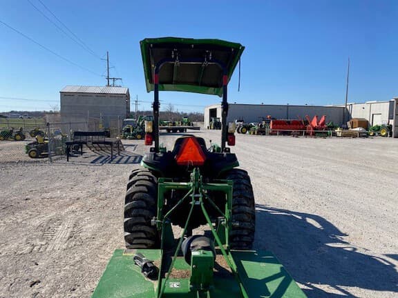 Image of John Deere 3038E equipment image 3