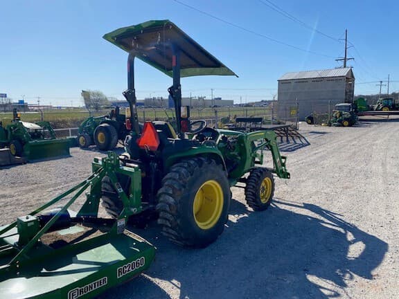 Image of John Deere 3038E equipment image 4