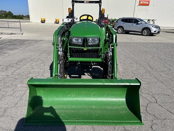 Image of John Deere 3038E equipment image 2