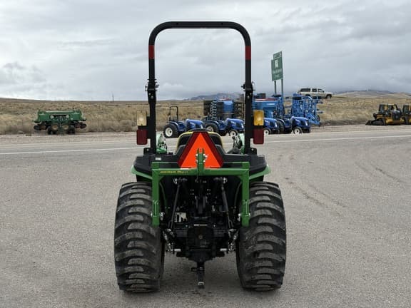 Image of John Deere 3038E equipment image 3