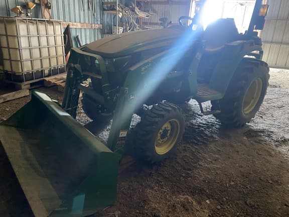 Image of John Deere 3038E equipment image 3