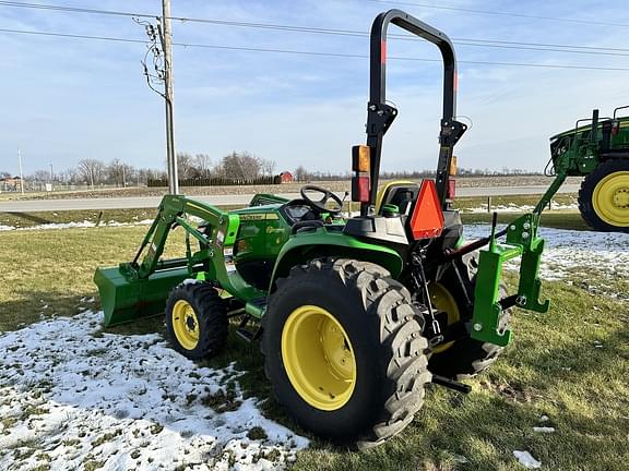 Image of John Deere 3038E equipment image 4