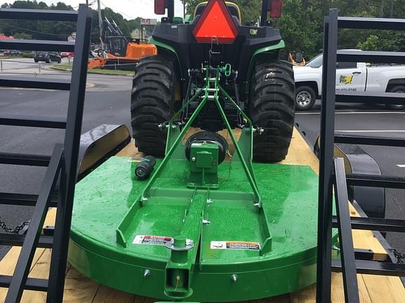 Image of John Deere 3038E equipment image 4