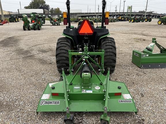 Image of John Deere 3038E equipment image 4