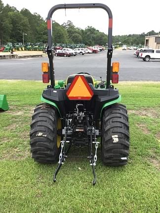 Image of John Deere 3038E equipment image 4