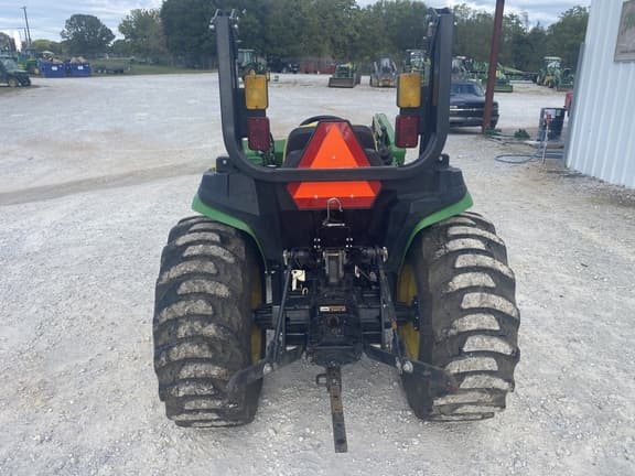 Image of John Deere 3038E equipment image 3