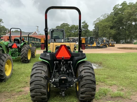Image of John Deere 3038E equipment image 3