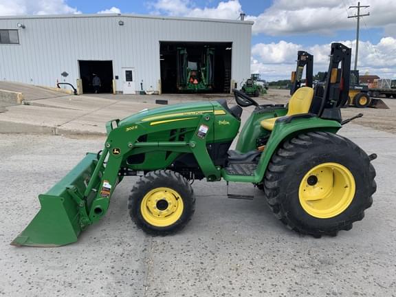 Image of John Deere 3038E equipment image 1