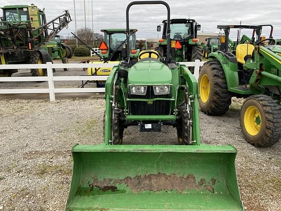Image of John Deere 3038E equipment image 4