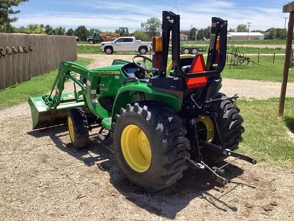 Image of John Deere 3038E equipment image 4