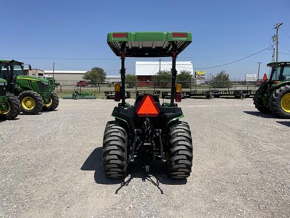 Image of John Deere 3038E equipment image 3