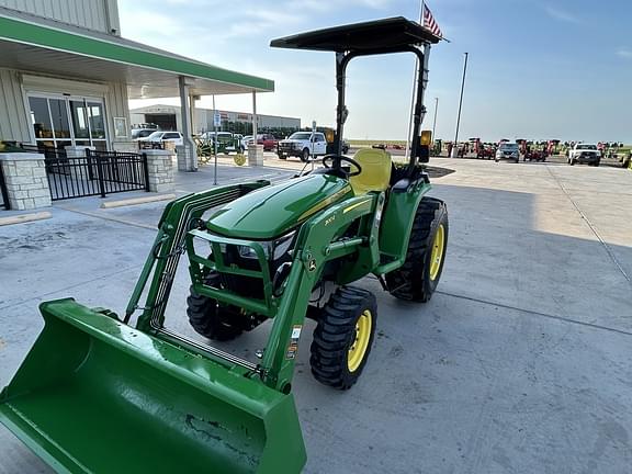 Image of John Deere 3038E equipment image 1