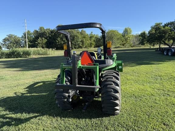 Image of John Deere 3038E equipment image 4