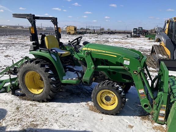 Image of John Deere 3038E equipment image 3